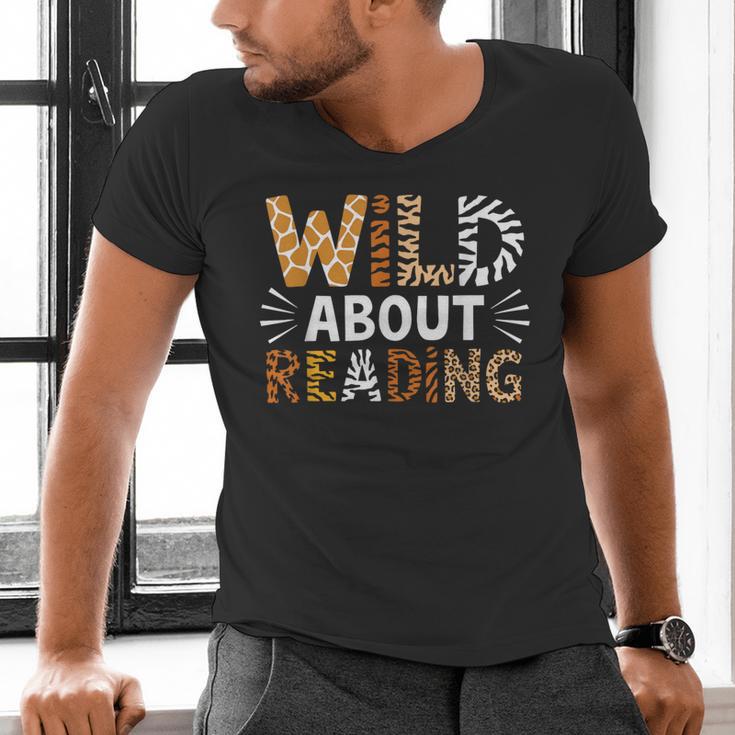 Wild About Reading Animal Bookworm Library Book Lover Reader Men's V-Neck T-Shirt