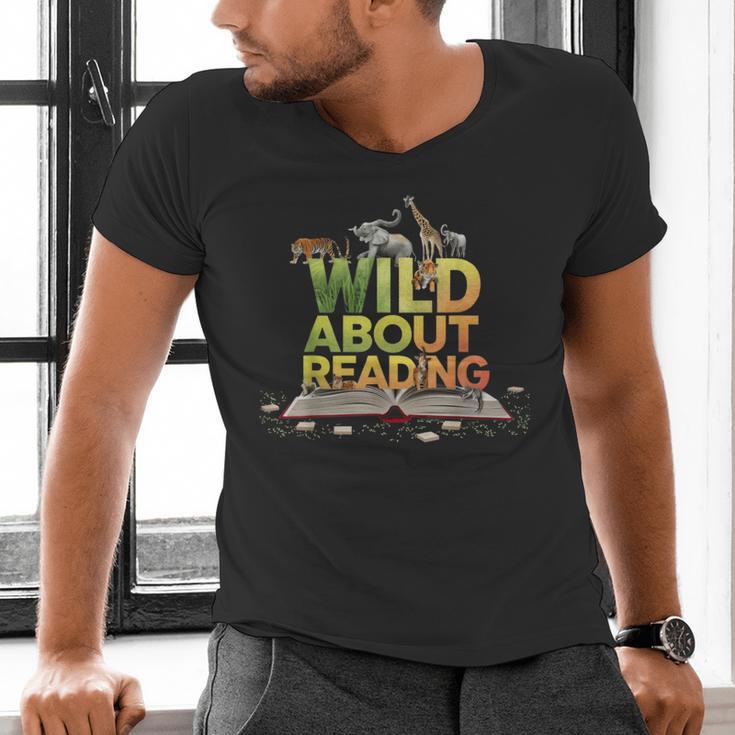 Wild About Reading Books Lovers Novelty Bookworm Library Day Men's V-Neck T-Shirt