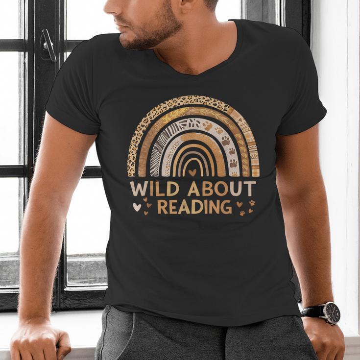 Wild About Reading Books Reader Lover Bookworm Librarian Men's V-Neck T-Shirt