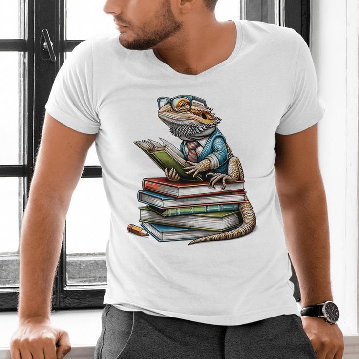 Bearded Dragon Reading Books Matching Bookworm Librarian Men's V-Neck T-Shirt