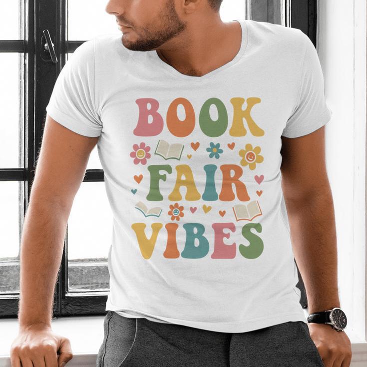 Book Fair Vibes Groovy Retro School Reading Nostalgic Men's V-Neck T-Shirt
