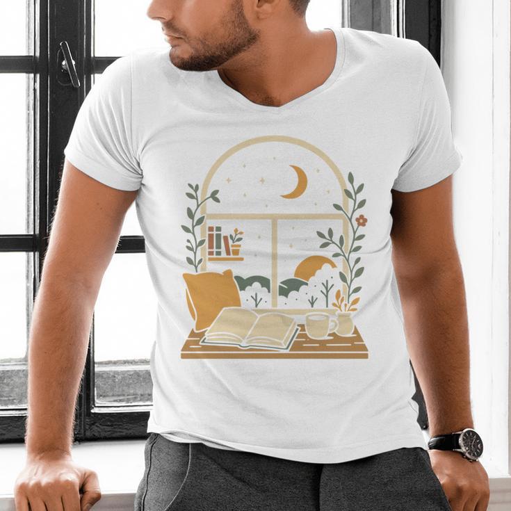 Book Lover Moonlight Reading Scene Night Men's V-Neck T-Shirt