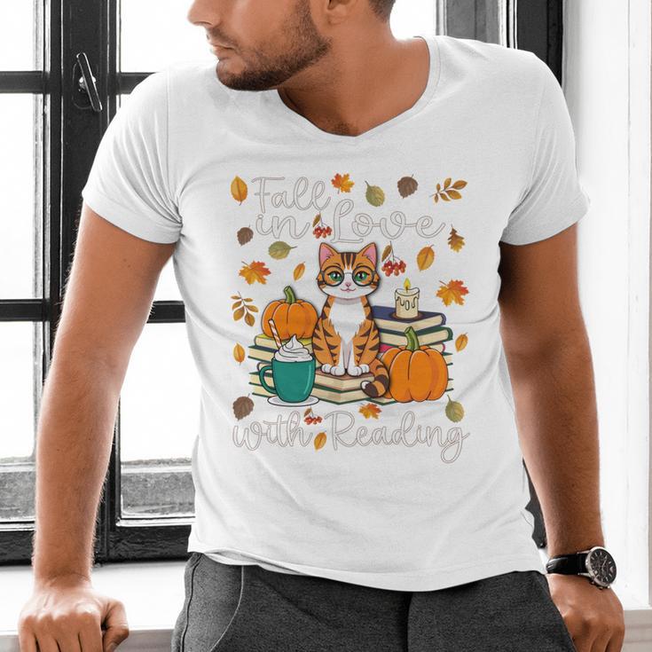 Cat Fall In Love With Reading Book Lover Autumn Men's V-Neck T-Shirt