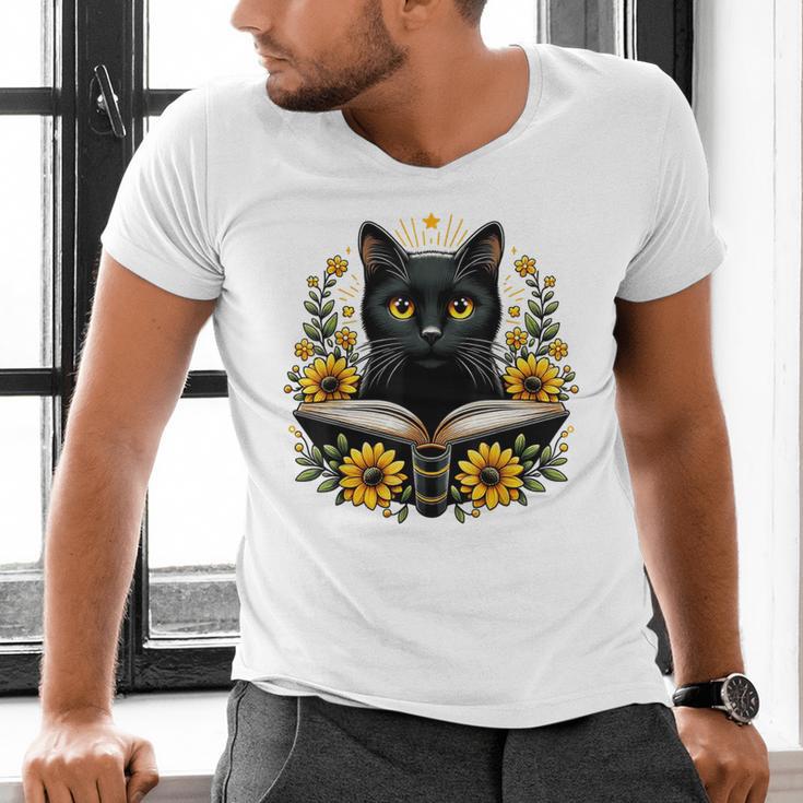 Cat For Women Book Lover Cute Cat And Book Men's V-Neck T-Shirt