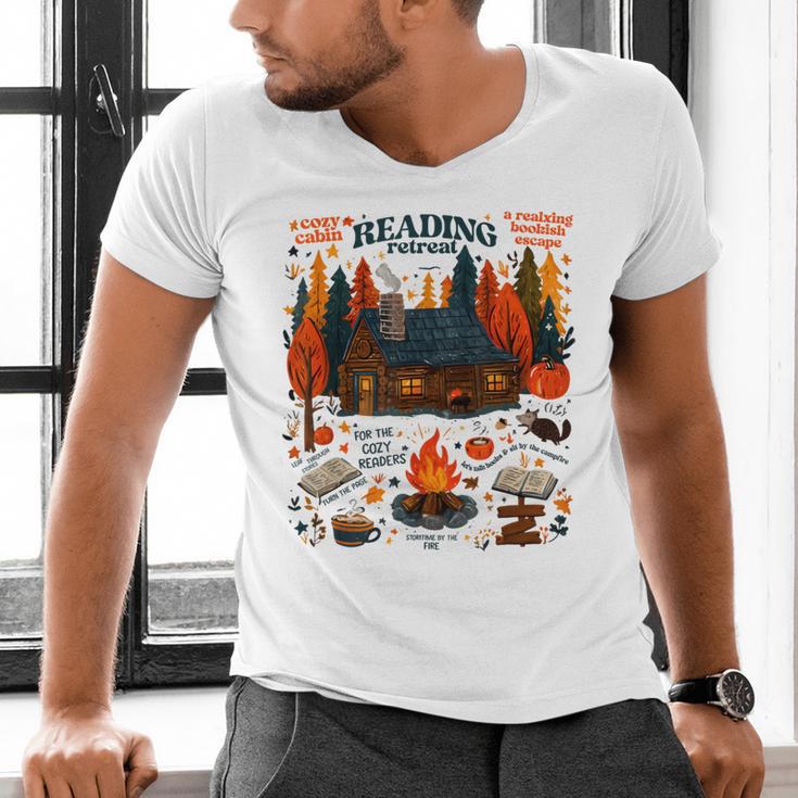 Cozy Reading Cabin Retreat Fall Bookish Autumn Cozy Reader Men's V-Neck T-Shirt