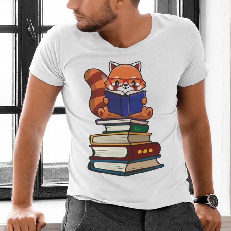 Cute Kawaii Kids Reading Books Glasses Red Panda Lover Men's V-Neck T-Shirt