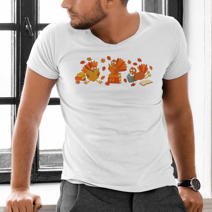 Cute Turkey Reading Book Librarian Bookworm Thanksgiving Men Men's V-Neck T-Shirt