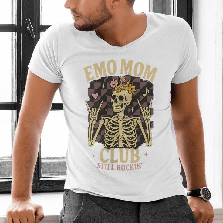 Emo Mom Club Still Rockin Skeleton Nostalgia Women Mother Men's V-Neck T-Shirt