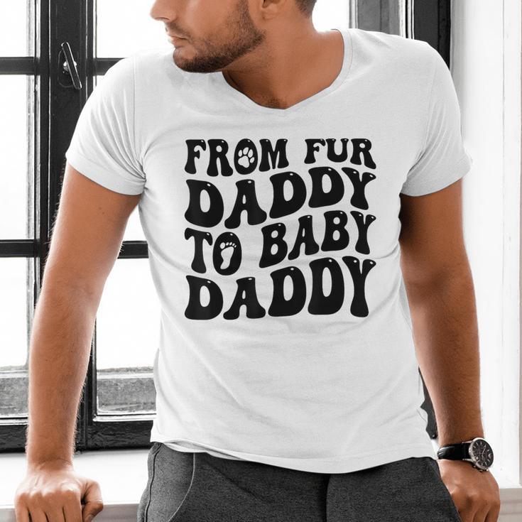 From Fur Daddy To Baby Daddy Dog Pregnancy Dad Men Men's V-Neck T-Shirt