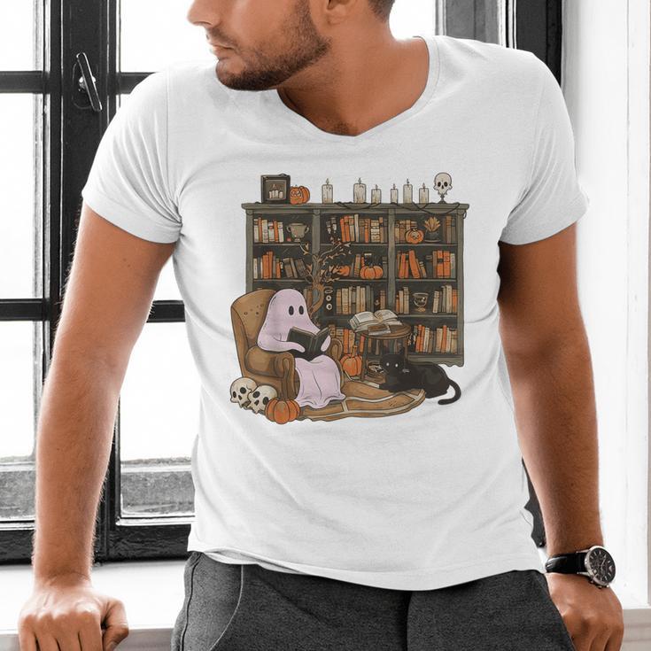 Ghost Reading Book Cat Lover Halloween Reading Enthusiast Men's V-Neck T-Shirt Ghost Reading Book Cat Lover Halloween Reading Enthusiast Men's V-Neck T-Shirt