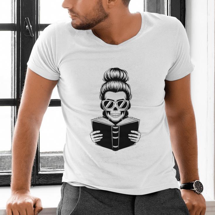Good Girls Read Bad Books Skeleton Men's V-Neck T-Shirt Good Girls Read Bad Books Skeleton Men's V-Neck T-Shirt