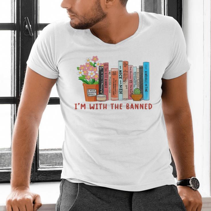 I'm With The Banned Books – Book Lover Librarian Reading Men's V-Neck T-Shirt