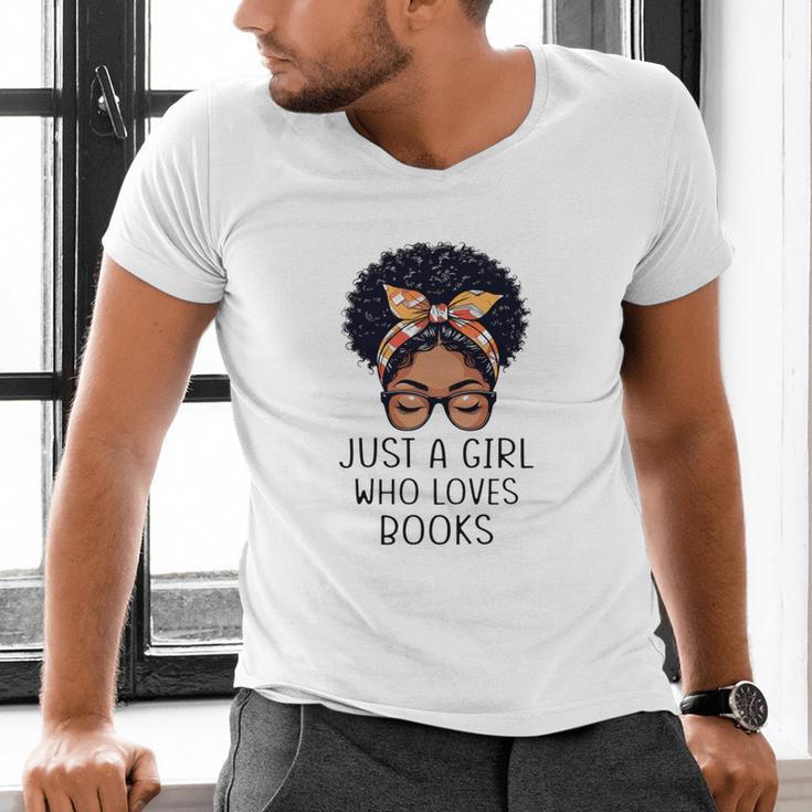 Just a Girl Who Loves Books Messy Bun Black Women Reading Men's V-Neck T-Shirt