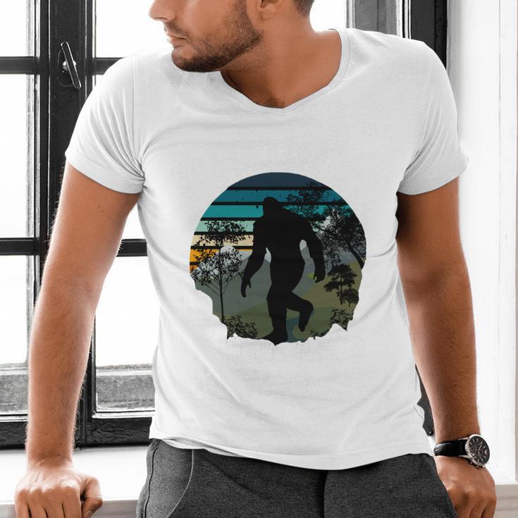Just Me And My Yeti Retro Sunset Mountain Hiking Introvert Men's V-Neck T-Shirt Just Me And My Yeti Retro Sunset Mountain Hiking Introvert Men's V-Neck T-Shirt