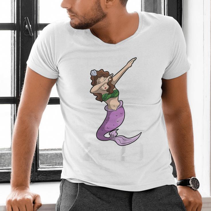 Kids Class Of 2029 Shirt Graduation Dabbing Mermaid Shirt Men's V-Neck T-Shirt