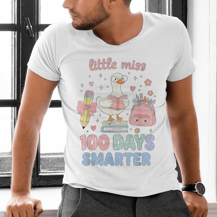 Little Miss 100 Days Smarter Cute Goose Reading Books Girls Men's V-Neck T-Shirt