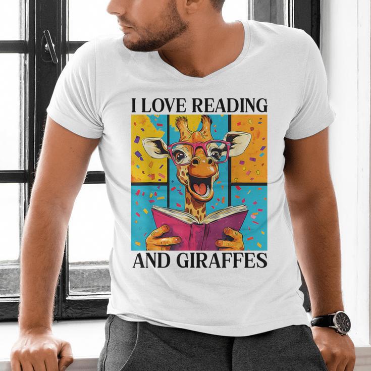 Love Reading And Giraffes Cute Giraffe Reading Book Lovers Men's V-Neck T-Shirt