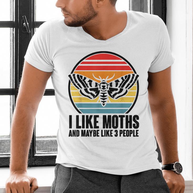 I Like Moths And Maybe 3 People Insect Moth Lovers Introvert Men's V-Neck T-Shirt