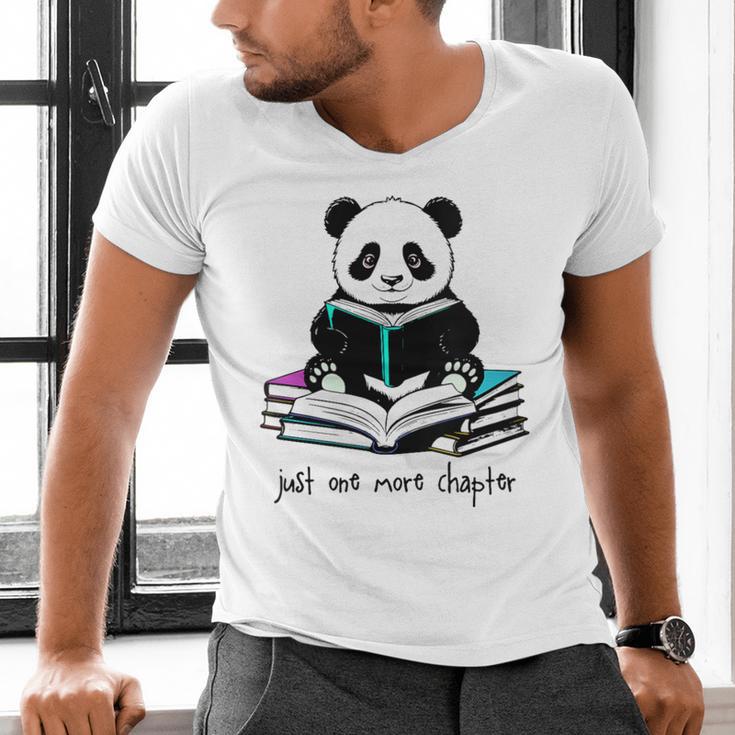Panda Reading Chapter Books Men's V-Neck T-Shirt Panda Reading Chapter Books Men's V-Neck T-Shirt