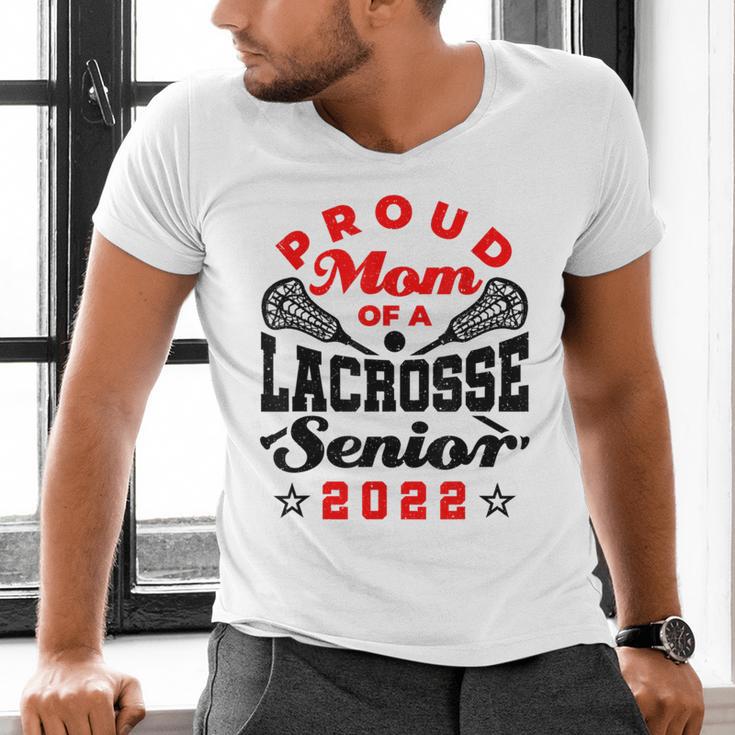 Proud Mom Of a Lacrosse Senior 2022 Graduation Men's V-Neck T-Shirt