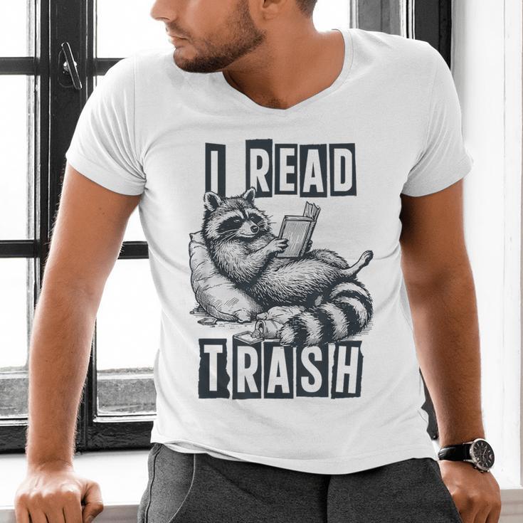 Racoon Reading Spicy Smutty Book Booktok I Read Trashy Books Men's V-Neck T-Shirt