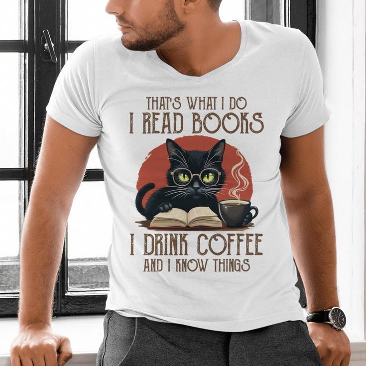 i Read Books And i Know Things Cat Reading Coffee Men's V-Neck T-Shirt
