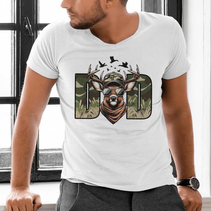 Retro Camo Dad Hunting Camouflage Deer Matching Men's V-Neck T-Shirt