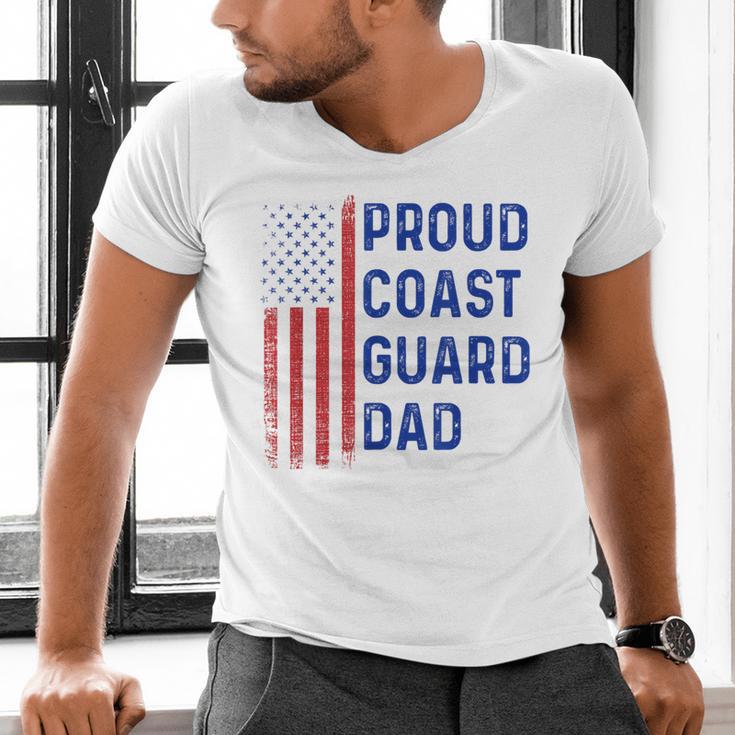 Retro Proud Coast Guard Dad Graduation Dad Usa Flag Outfit Men's V-Neck T-Shirt