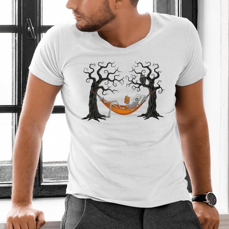 Skeleton Reading Book In Hammock Halloween Reader Men's V-Neck T-Shirt