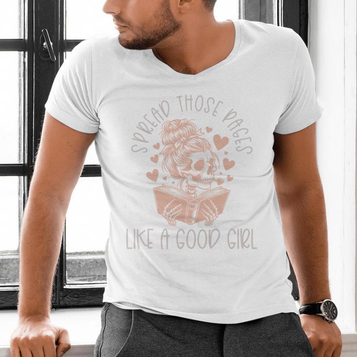 Smutt Spicy Books Dark Romance Good Girl Spread Those Pages Men's V-Neck T-Shirt