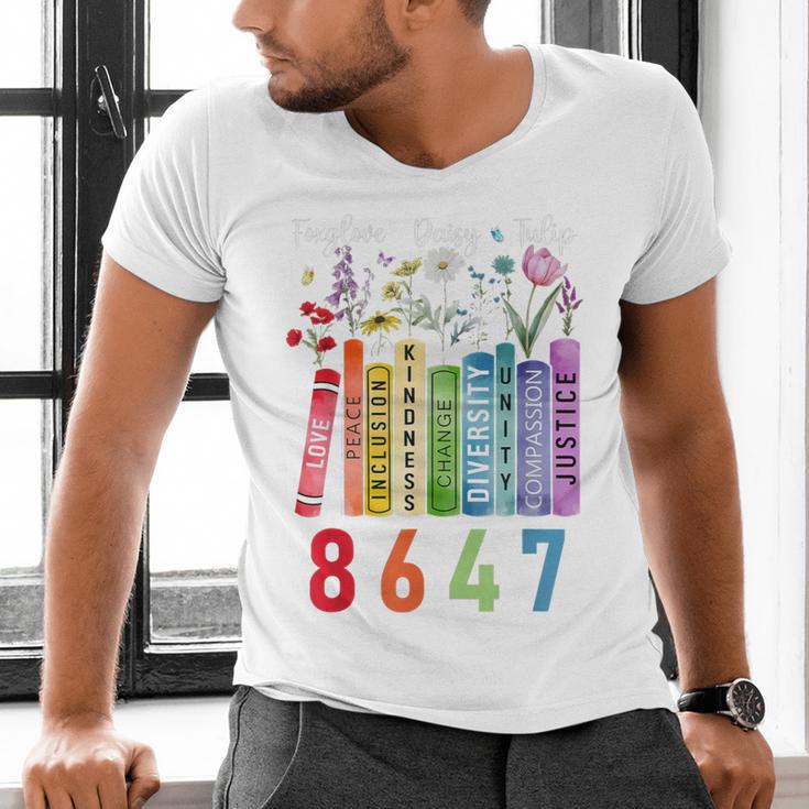 Subtle Floral Foxglove Daisy Tulip Book Lover Men's V-Neck T-Shirt