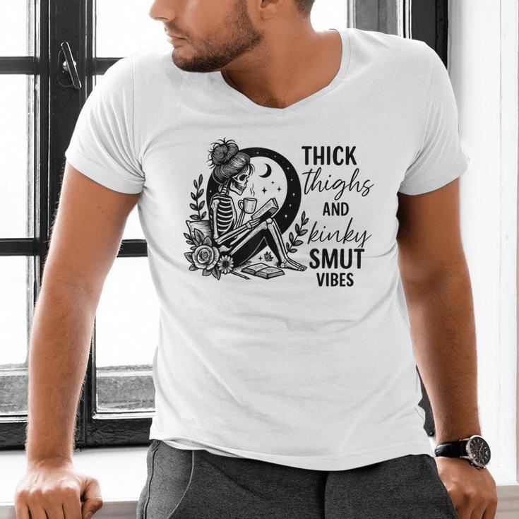 Thick Thighs And Kinky Smut Vibes Spicy Book Lovers Men's V-Neck T-Shirt