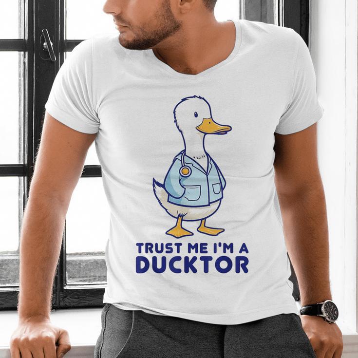 Trust Me I'm a Ducktor Doctor Sayings Graduation Men's V-Neck T-Shirt