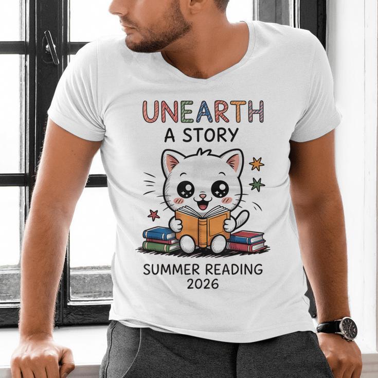 Unearth a Story Cute Kitten Summer Reading 2026 Cat Book Men's V-Neck T-Shirt