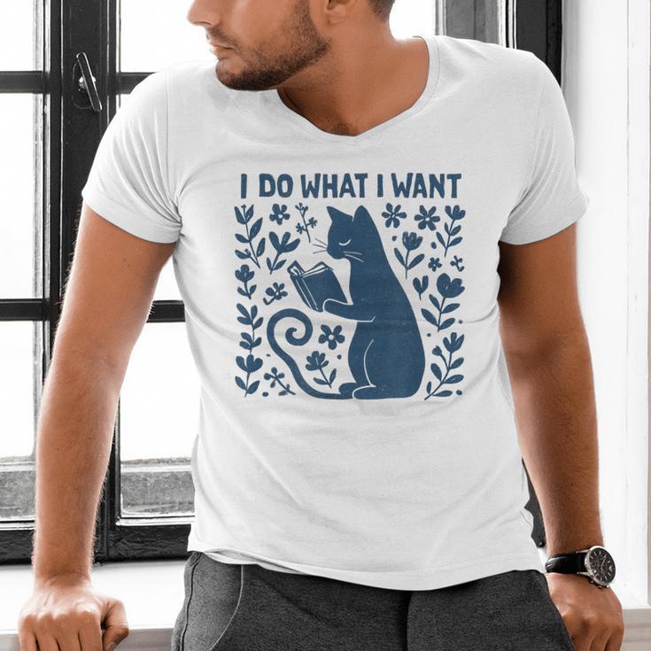 I Do What I Want Cat Reading Book Boho Flowers Vintage Men's V-Neck T-Shirt