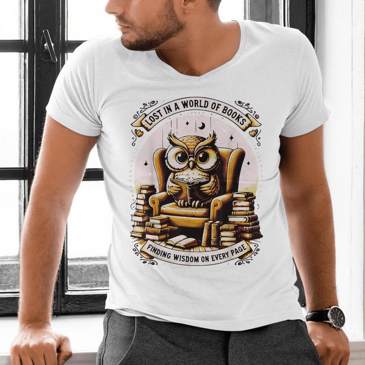Wise Owl Reading Books Men's V-Neck T-Shirt