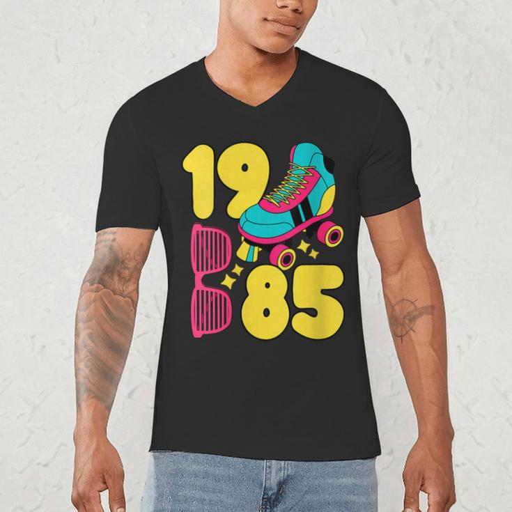 1985 Retro Raised In The 80s Old School Nostalgia Vibes Men's V-Neck T-Shirt 1985 Retro Raised In The 80s Old School Nostalgia Vibes Men's V-Neck T-Shirt
