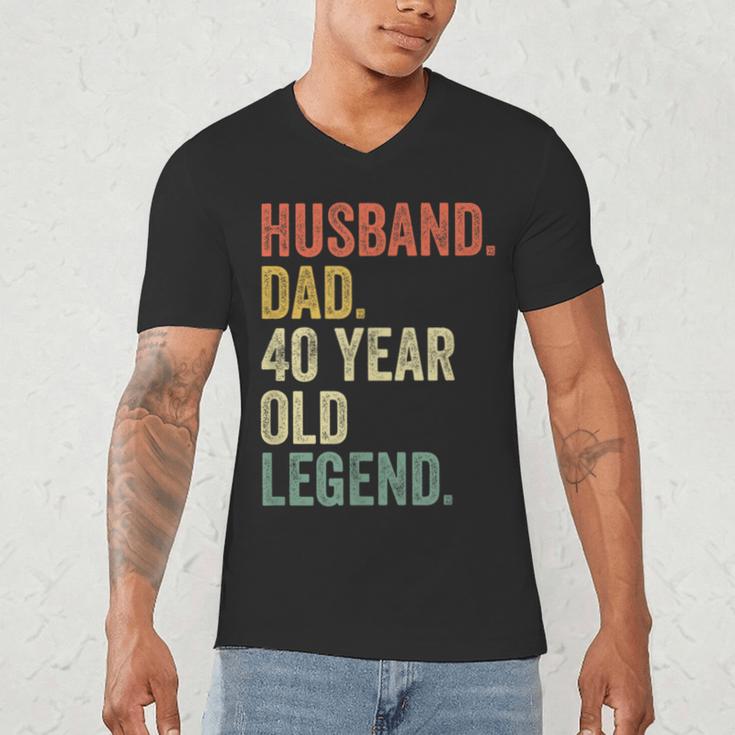 40th Birthday For Men Vintage Dad 1980 Men's V-Neck T-Shirt