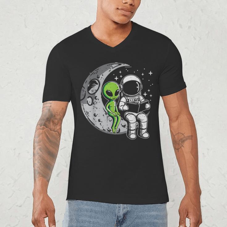 Astronaut Reading Book To Alien Moon Space Women Kids Men Men's V-Neck T-Shirt Astronaut Reading Book To Alien Moon Space Women Kids Men Men's V-Neck T-Shirt
