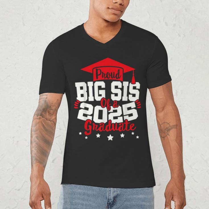 Big Sis Of a 2025 Graduate Class Senior Graduation Grad 25 Men's V-Neck T-Shirt