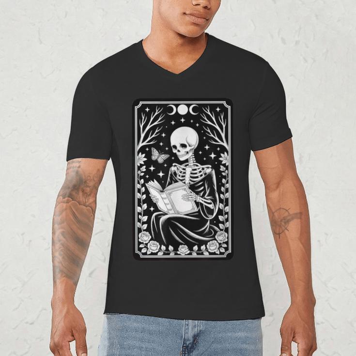 Book Lover The Reader Tarot Card Skeleton Reading Men's V-Neck T-Shirt