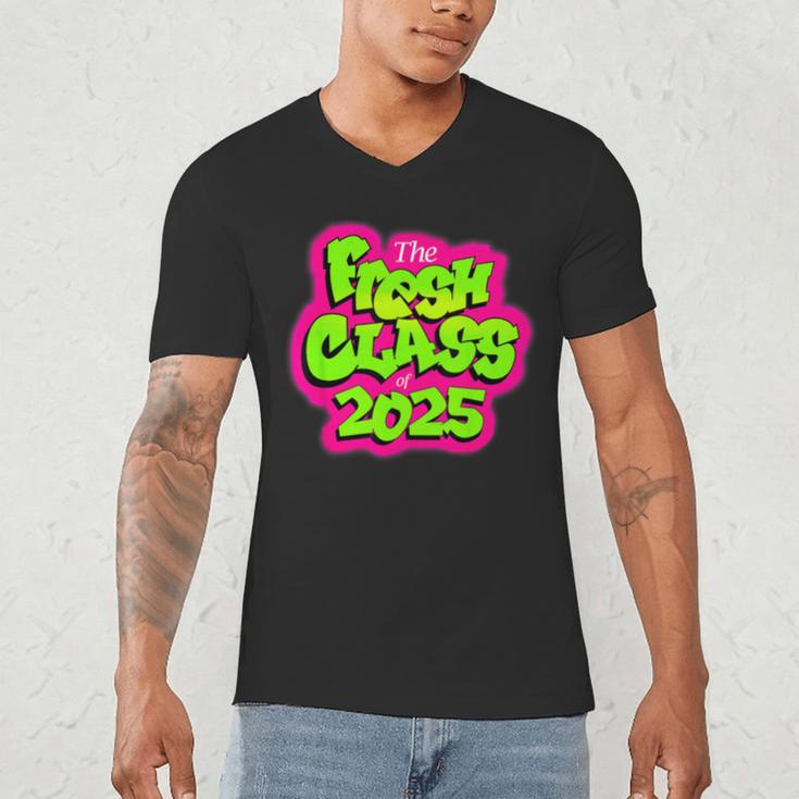 Class Of 2025 Senior Fresh 90s TV Style Retro Graduation Men's V-Neck T-Shirt