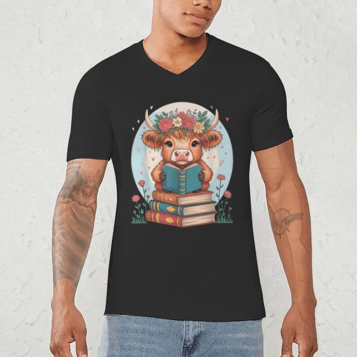 Cute Baby Highland Cow Reading Book Bookworm For Men Women Men's V-Neck T-Shirt Cute Baby Highland Cow Reading Book Bookworm For Men Women Men's V-Neck T-Shirt