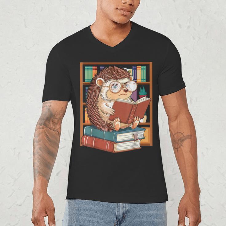 Cute Hedgehog Book Nerd Men's V-Neck T-Shirt