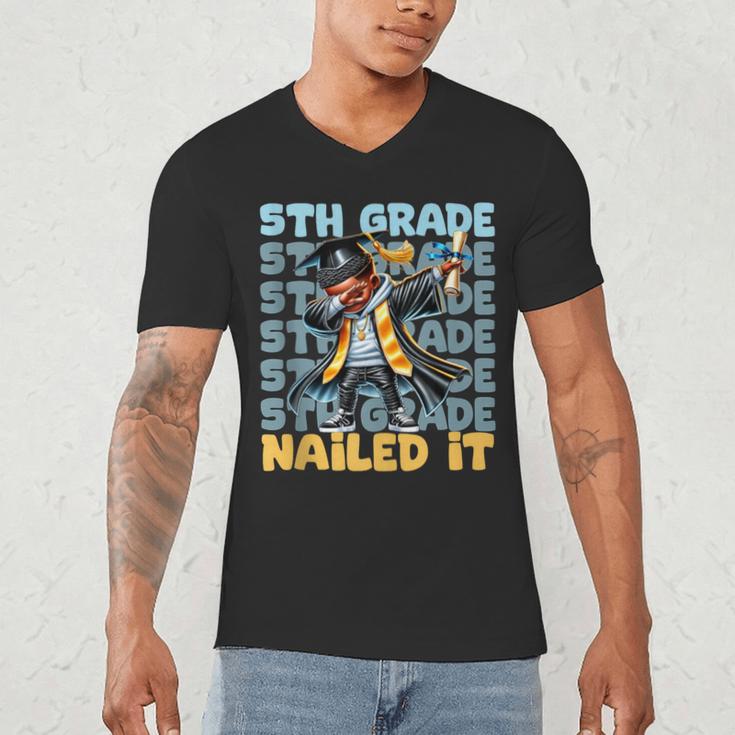 Dabbing Graduation Boy 5th Grade Nailed It Class Of 2025 Men's V-Neck T-Shirt