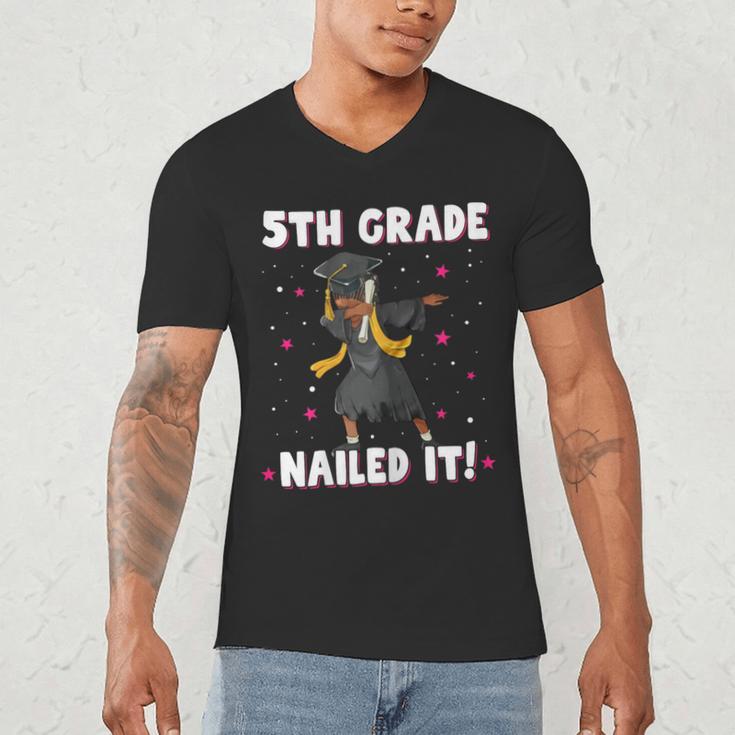 Dabbing Graduation Class Of 2025 Girls 5th Grade Nailed It Men's V-Neck T-Shirt