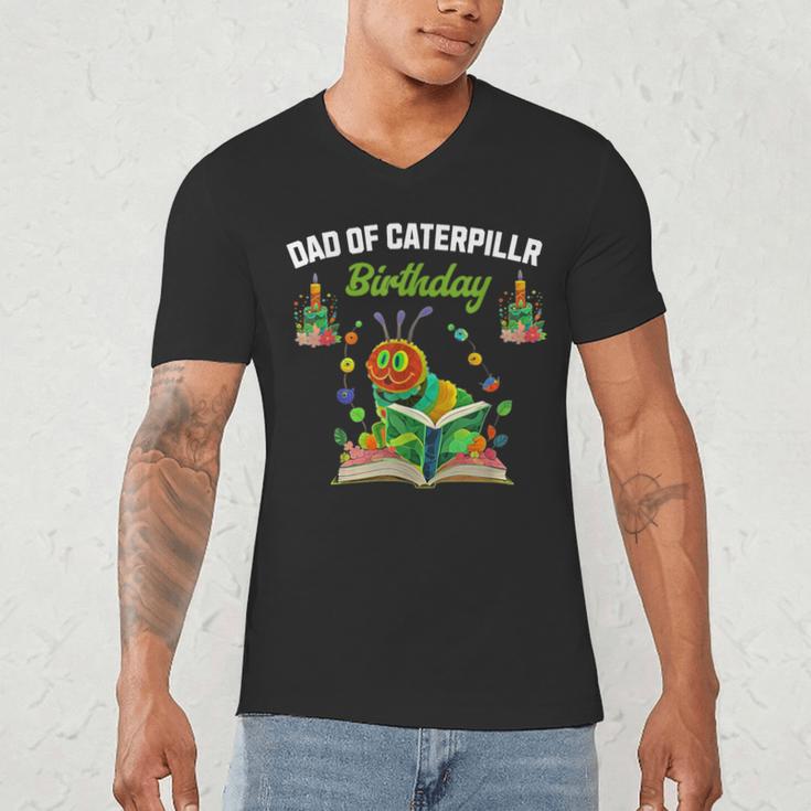 Dad Of Caterpillar Birthday Reading Books Lovers Men's V-Neck T-Shirt
