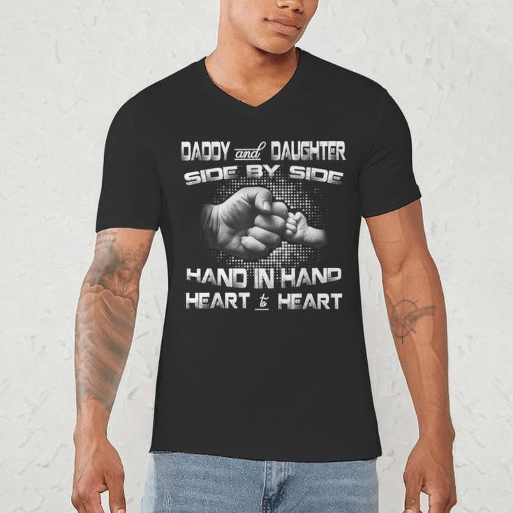 Daddy Daughter Fist Bump Matching Father's Day Best Dad Men's V-Neck T-Shirt
