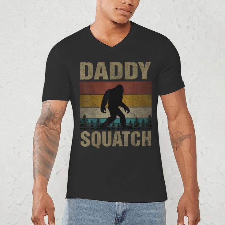 Daddy Squatch Bigfoot Dad Sasquatch Yeti Family Matching Men's V-Neck T-Shirt Daddy Squatch Bigfoot Dad Sasquatch Yeti Family Matching Men's V-Neck T-Shirt