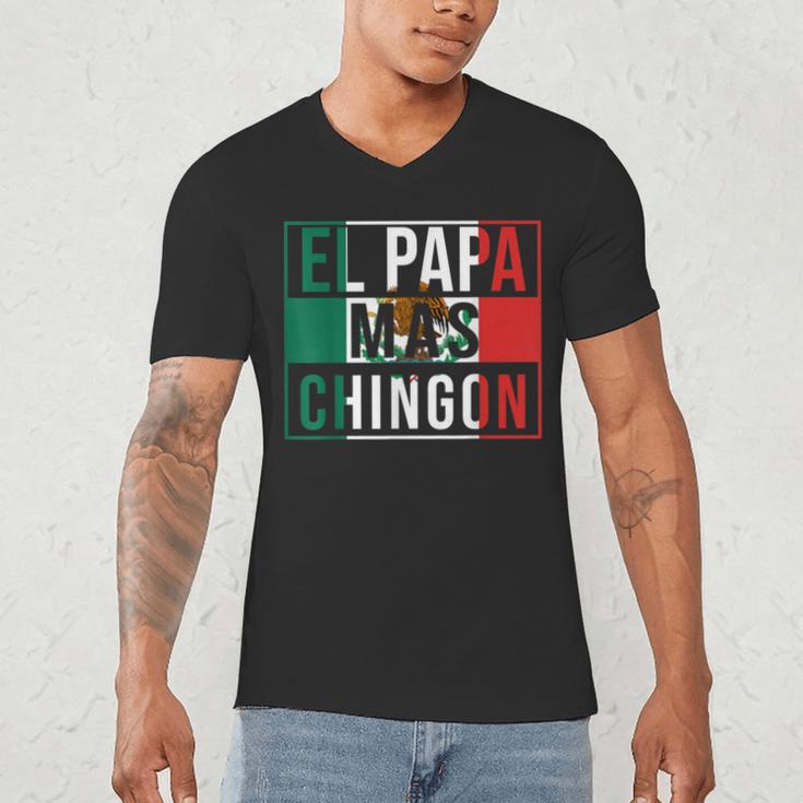 El Papa Mas Chingon Best Mexican Dad Men's V-Neck T-Shirt
